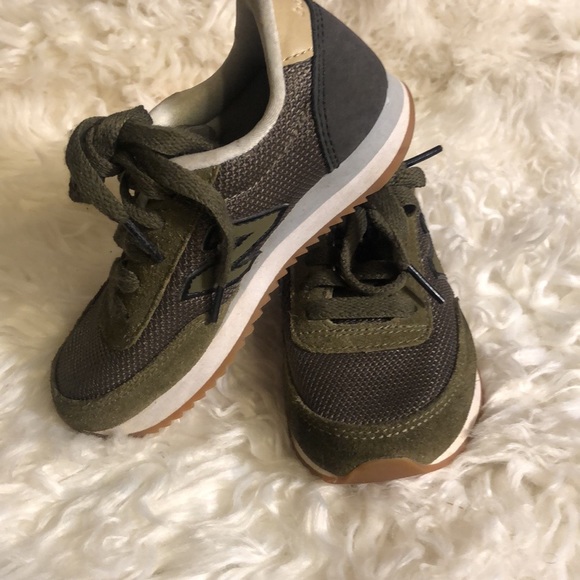 Kids sz shoes - Picture 4 of 6